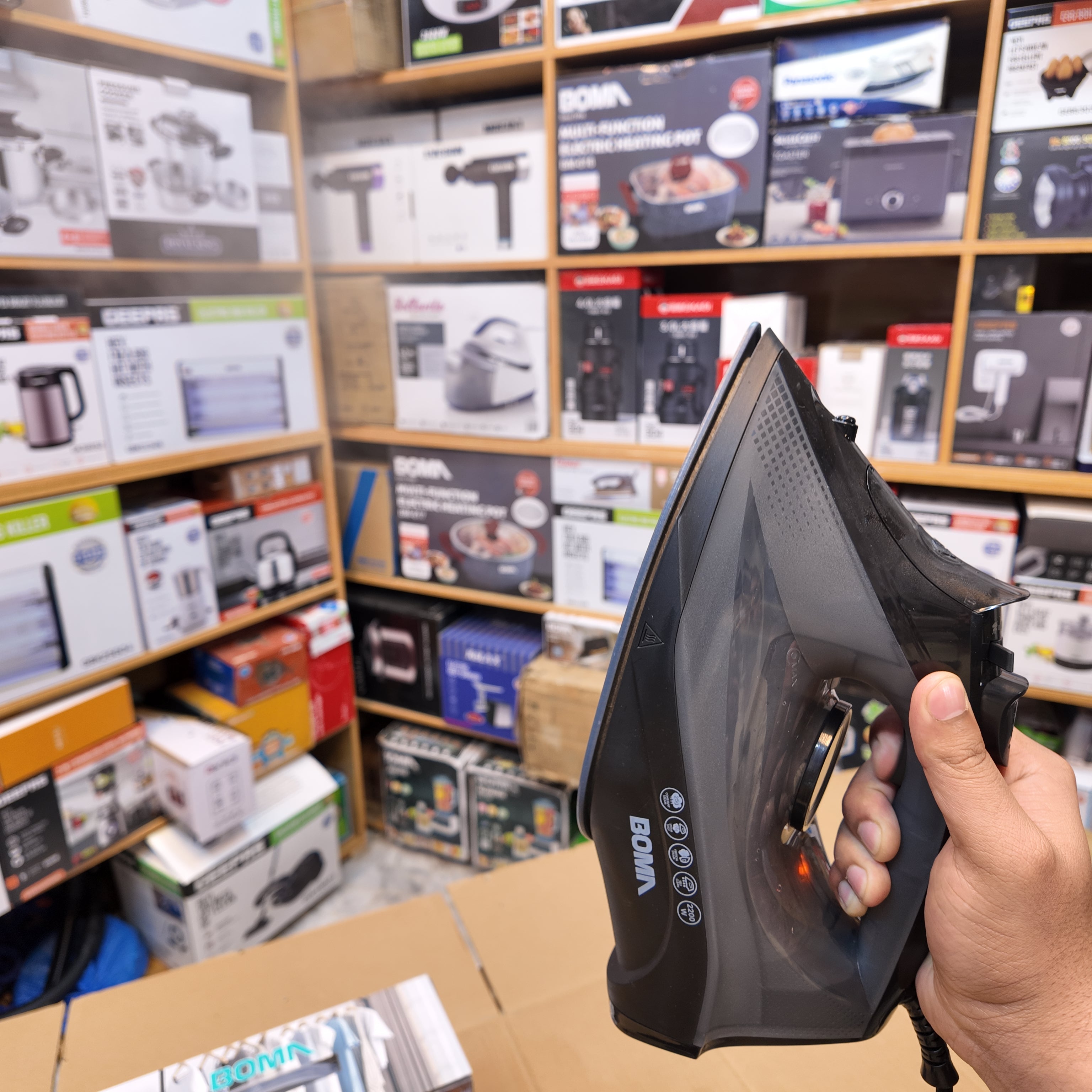 German Lot Imported Boma Steam Iron BM2201 Afridi Imports