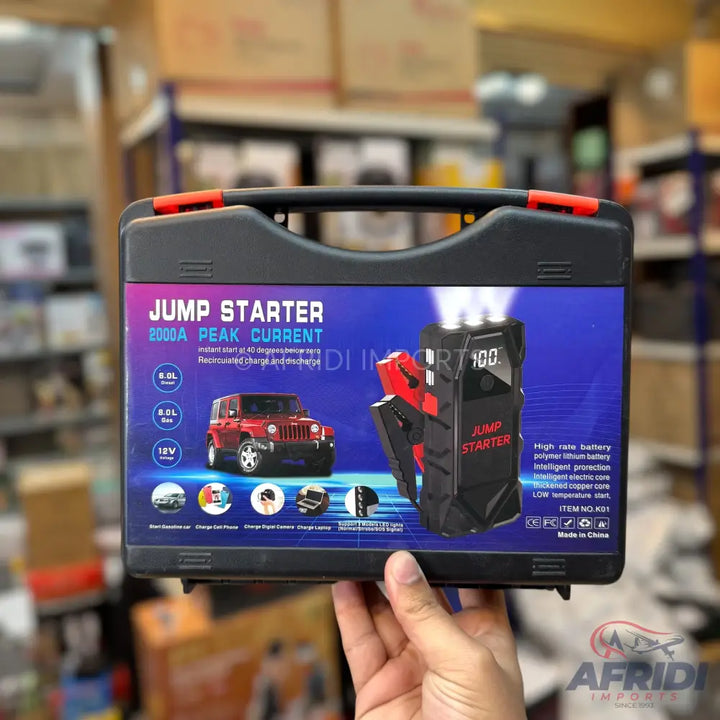 A jump starter with 8000A peak current, suitable for 6.5L gas and 6.0L diesel engines, and 12V power output.