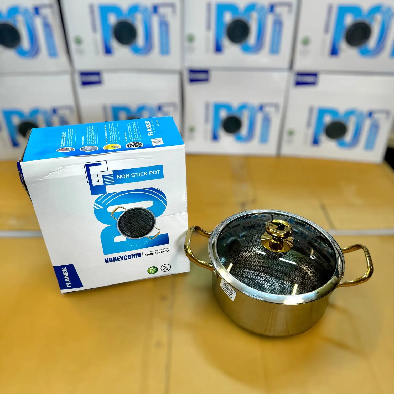 Stainless steel non-stick Flanek 5L Laser Crafted Casserole with glass lid and gold handles