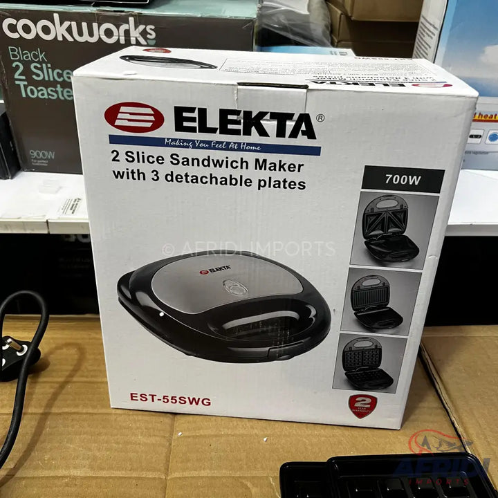 White box containing an Elekta 2 slice sandwich maker with 3 detachable plates and 700W power.
