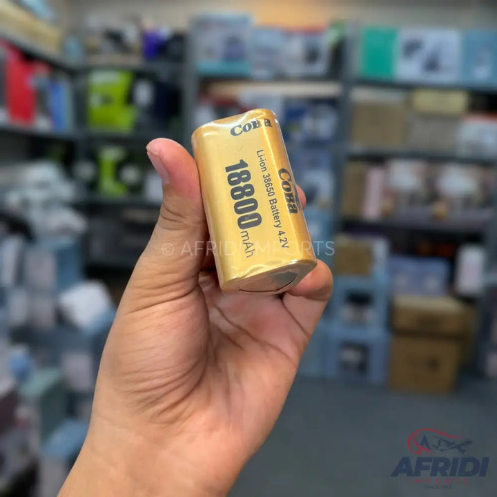 Gold-colored 18650 Li-ion battery with a capacity of 18800 mAh and 4.2V.