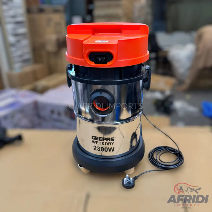 Geepas Vet & Dry 25L Vacuum CLeaner GVC19011N