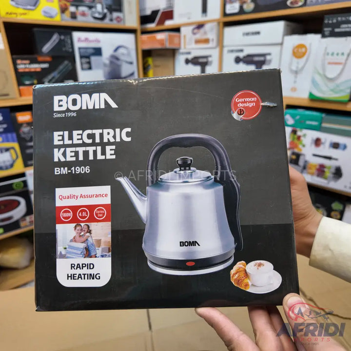 Boma BM-1906 electric kettle with a 1.8-liter capacity and rapid heating function.