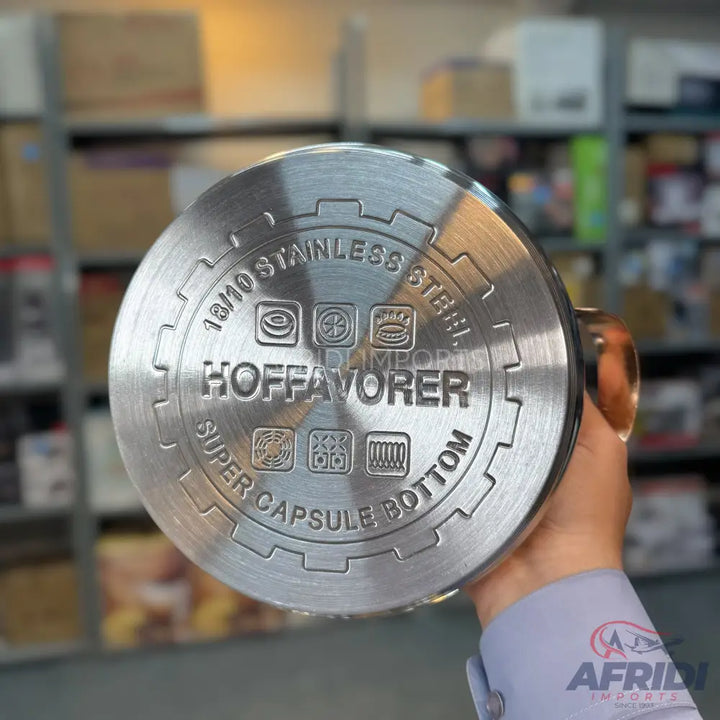 Stainless steel pot with a ’super capsule bottom’ for even heat distribution.