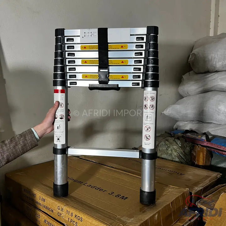 Lot Imported Telescopic Ladder 2.9M